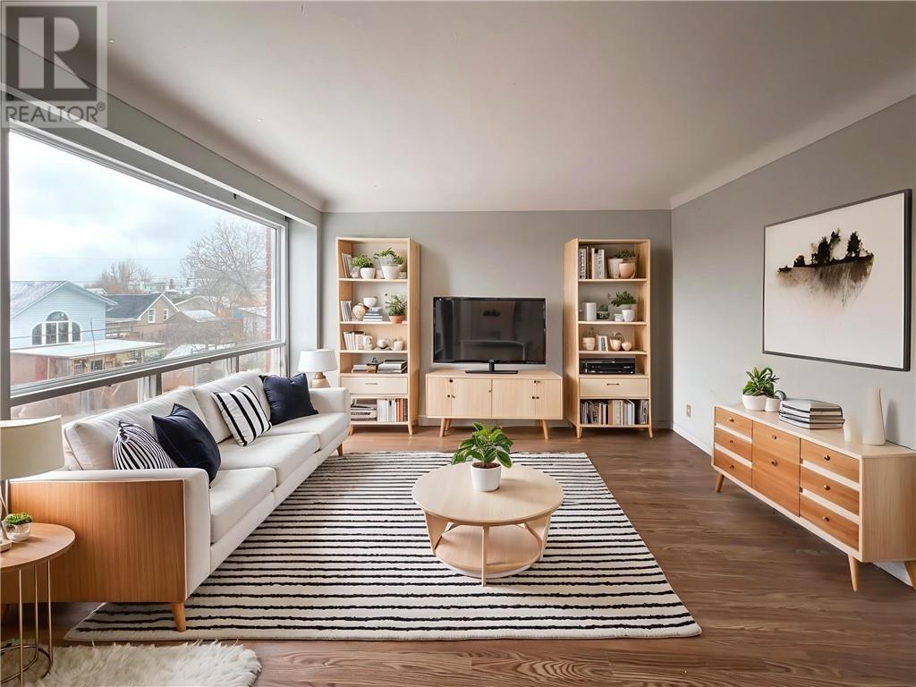 446 Elm Unit# 2, Sudbury, ON - Indoor Photo Showing Living Room