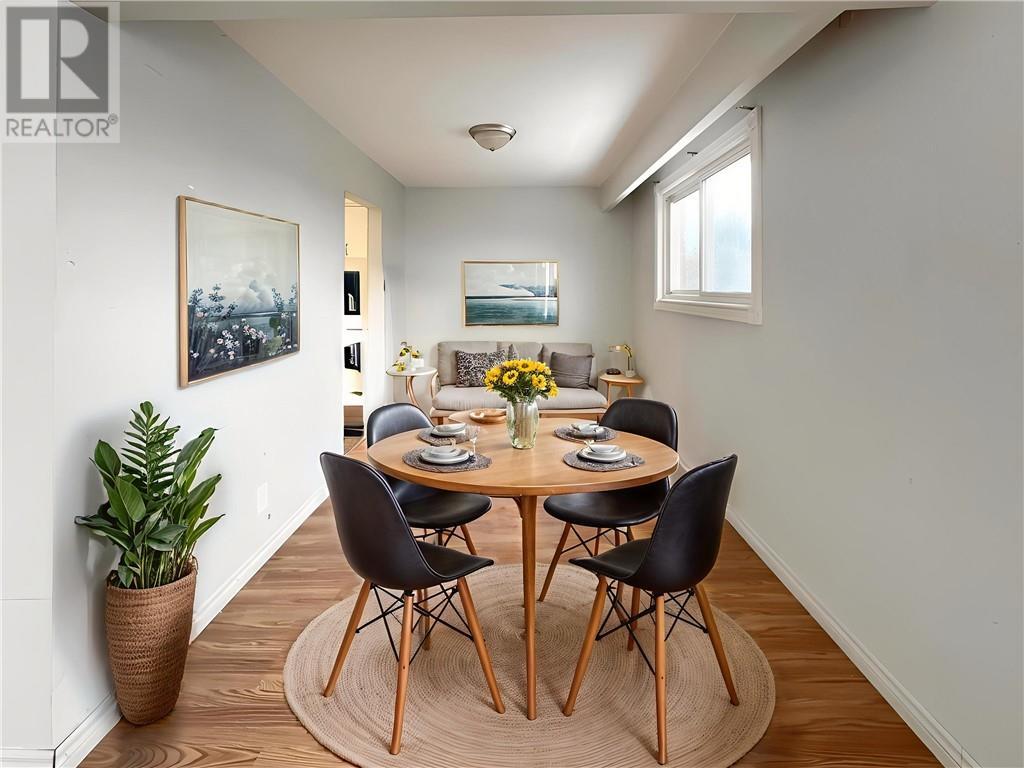 446 Elm Unit# 2, Sudbury, ON - Indoor Photo Showing Dining Room
