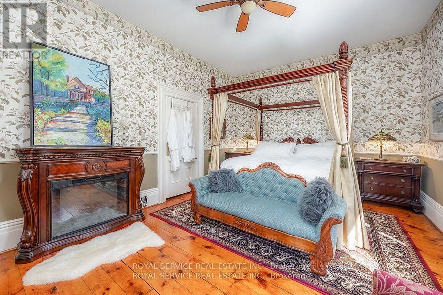 60 King Street W, Cavan Monaghan (Millbrook Village), ON - Indoor With Fireplace