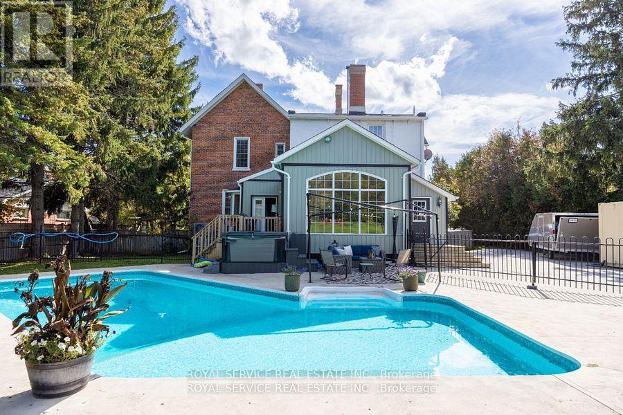 60 King Street W, Cavan Monaghan (Millbrook Village), ON - Outdoor With In Ground Pool With Deck Patio Veranda