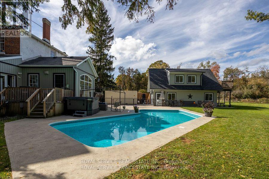 60 King Street W, Cavan Monaghan (Millbrook Village), ON - Outdoor With In Ground Pool With Deck Patio Veranda