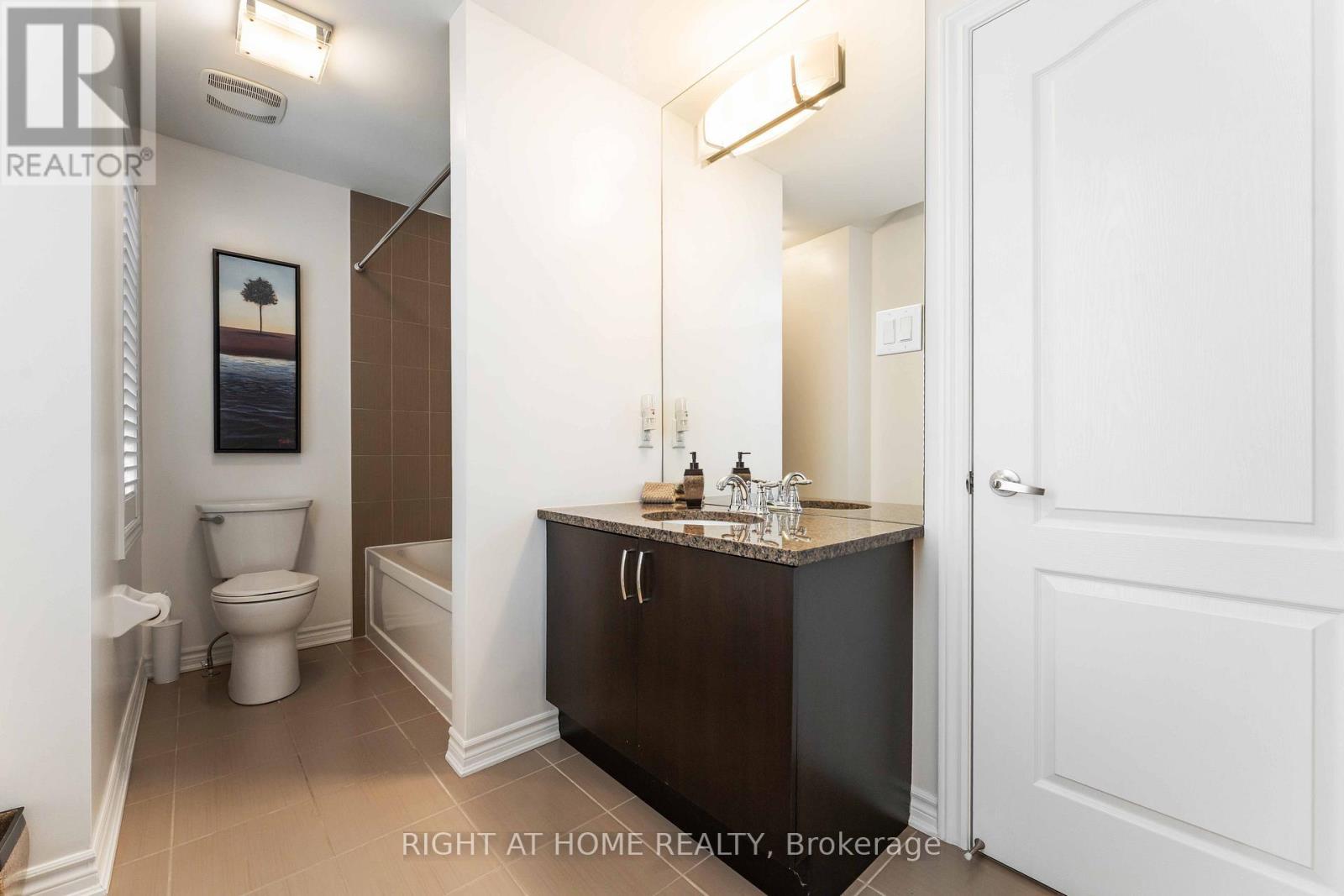 369 Autumnfield Street, Ottawa, ON - Indoor Photo Showing Bathroom