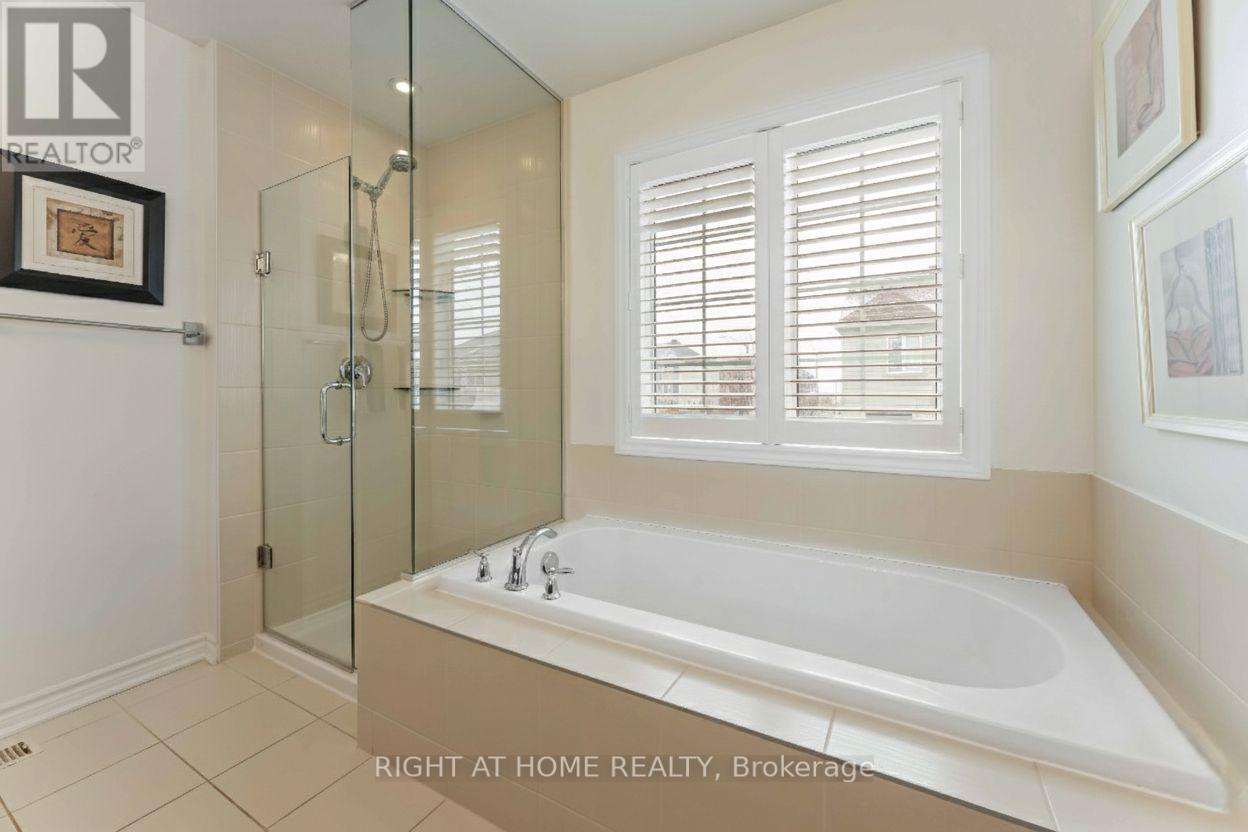 369 Autumnfield Street, Ottawa, ON - Indoor Photo Showing Bathroom