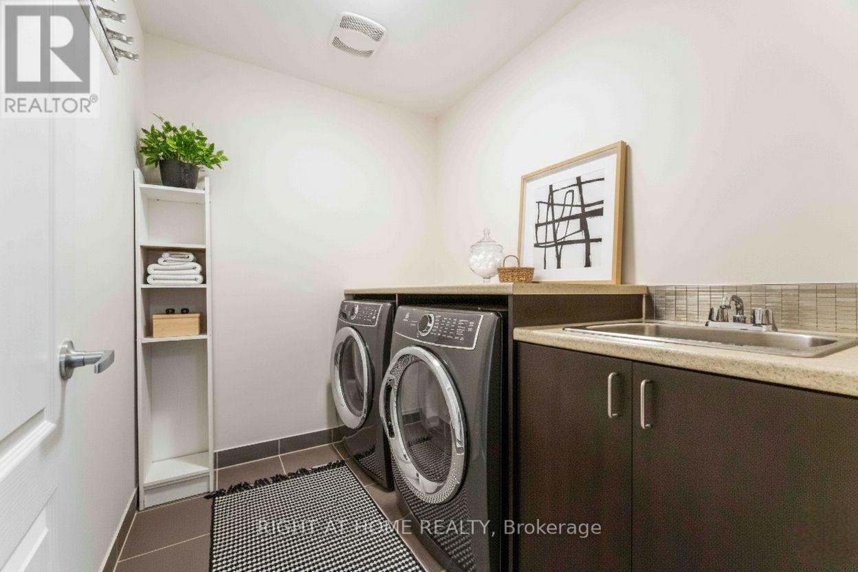369 Autumnfield Street, Ottawa, ON - Indoor Photo Showing Laundry Room
