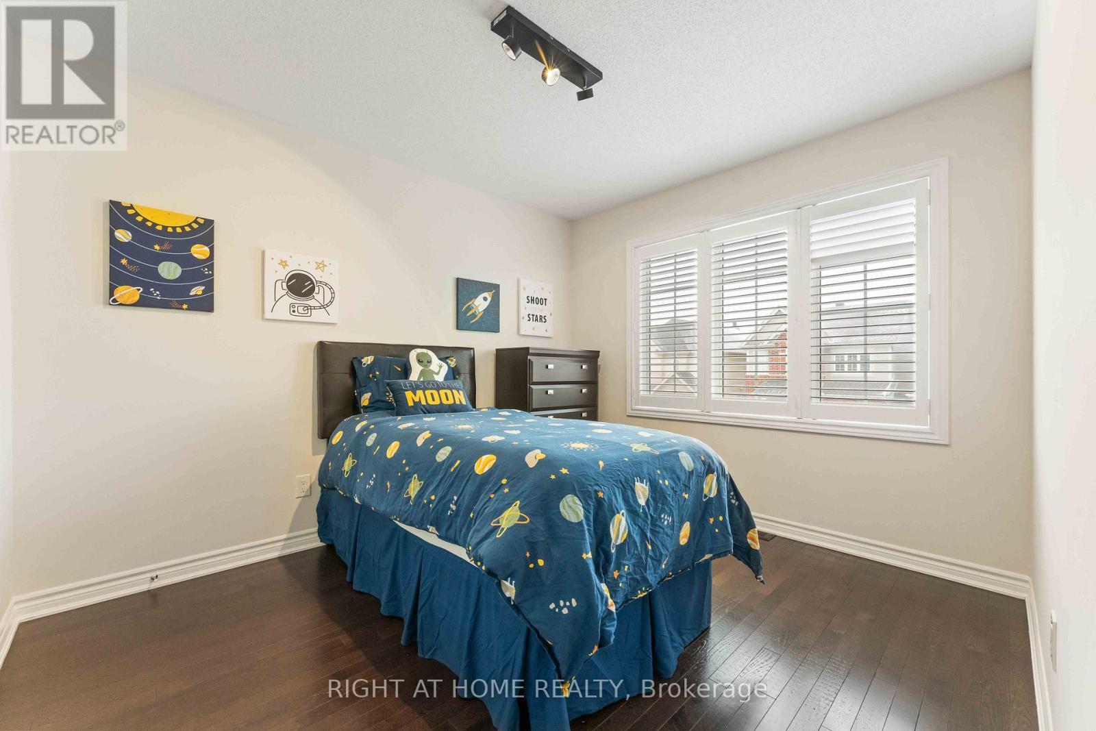 369 Autumnfield Street, Ottawa, ON - Indoor Photo Showing Bedroom