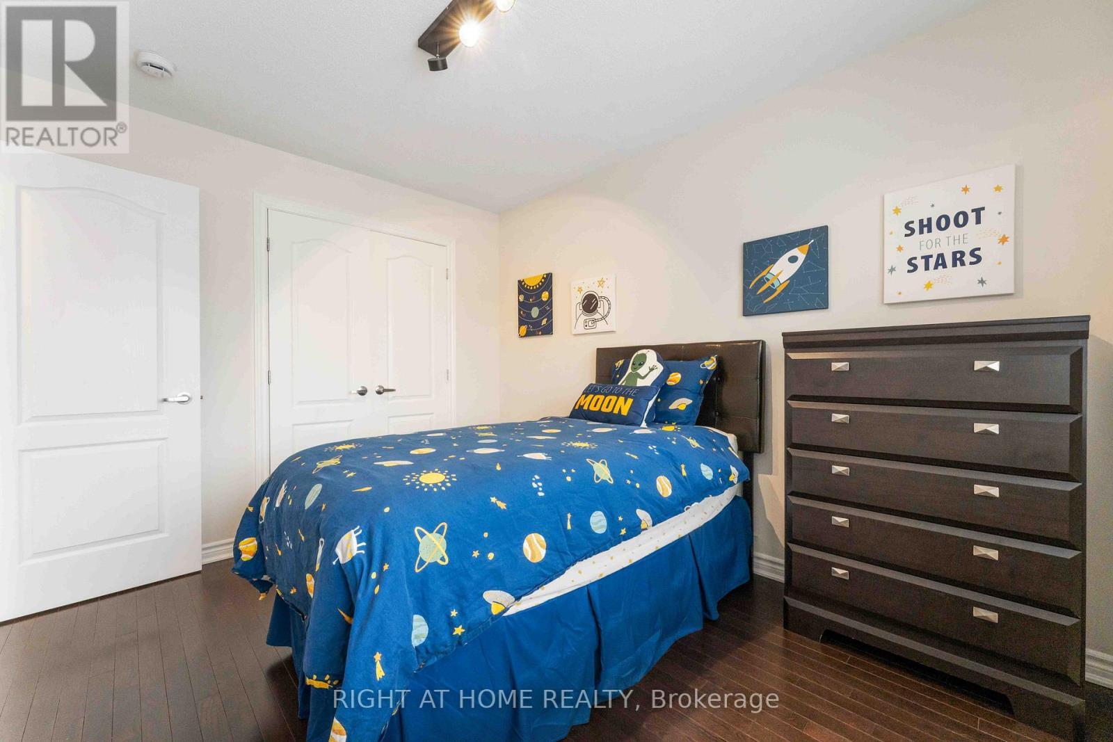 369 Autumnfield Street, Ottawa, ON - Indoor Photo Showing Bedroom