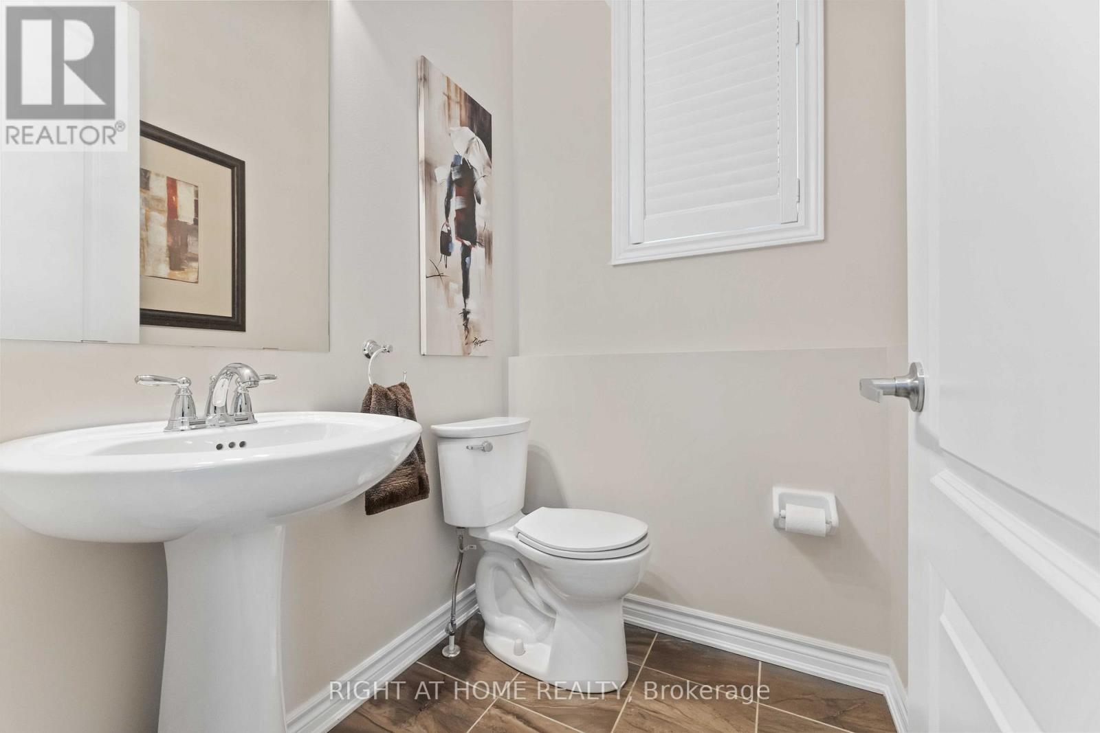 369 Autumnfield Street, Ottawa, ON - Indoor Photo Showing Bathroom