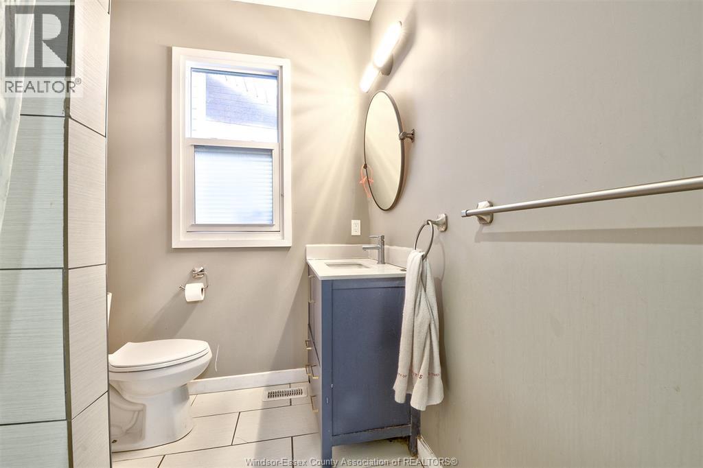 3264 Baby Street, Windsor, ON - Indoor Photo Showing Bathroom