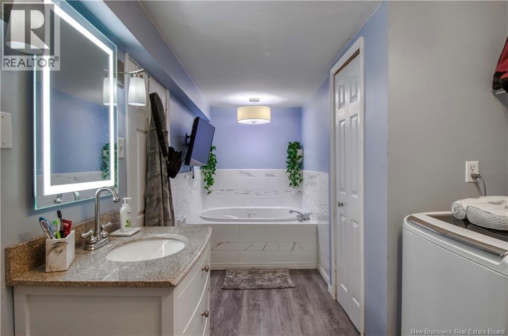 225 Woolastook Drive, Grand Bay-Westfield, NB - Indoor Photo Showing Bathroom
