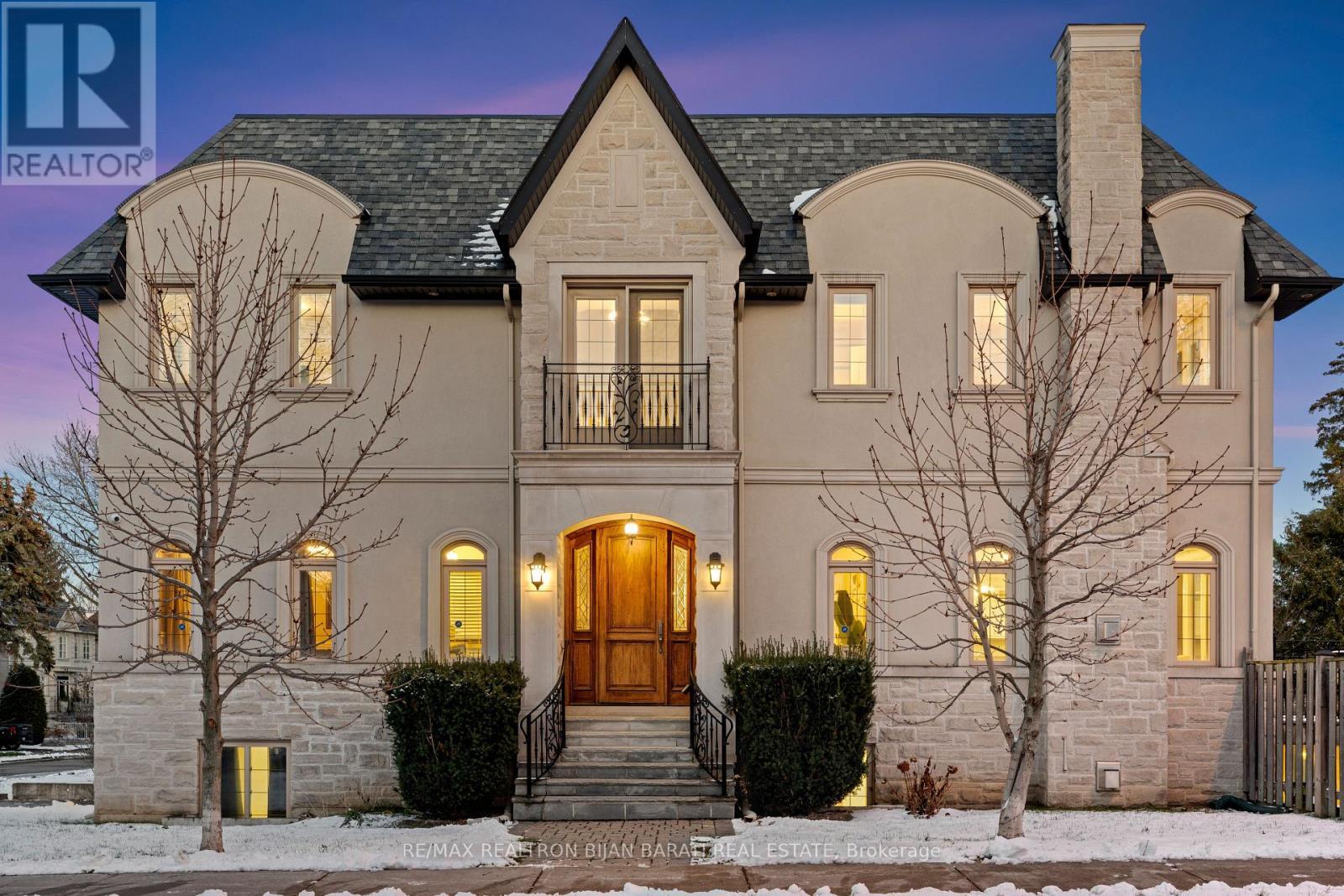 221 Elmwood Avenue, Toronto, ON - Outdoor