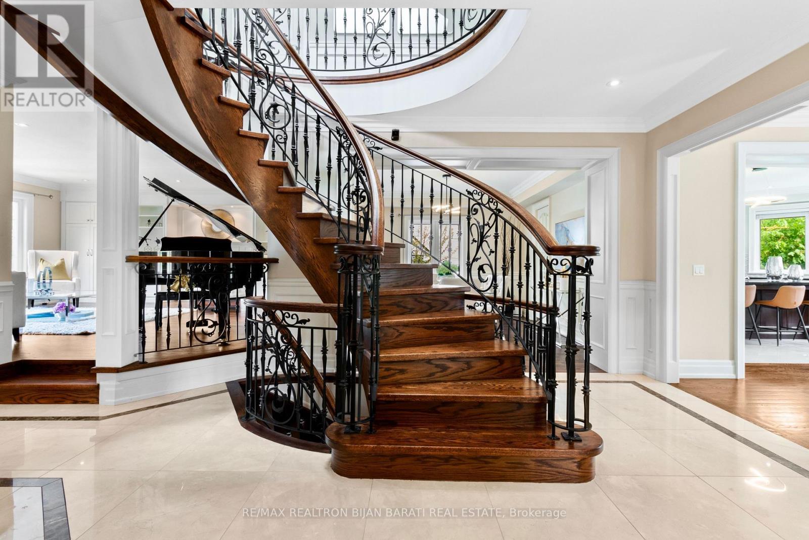 221 Elmwood Avenue, Toronto, ON - Indoor Photo Showing Other Room