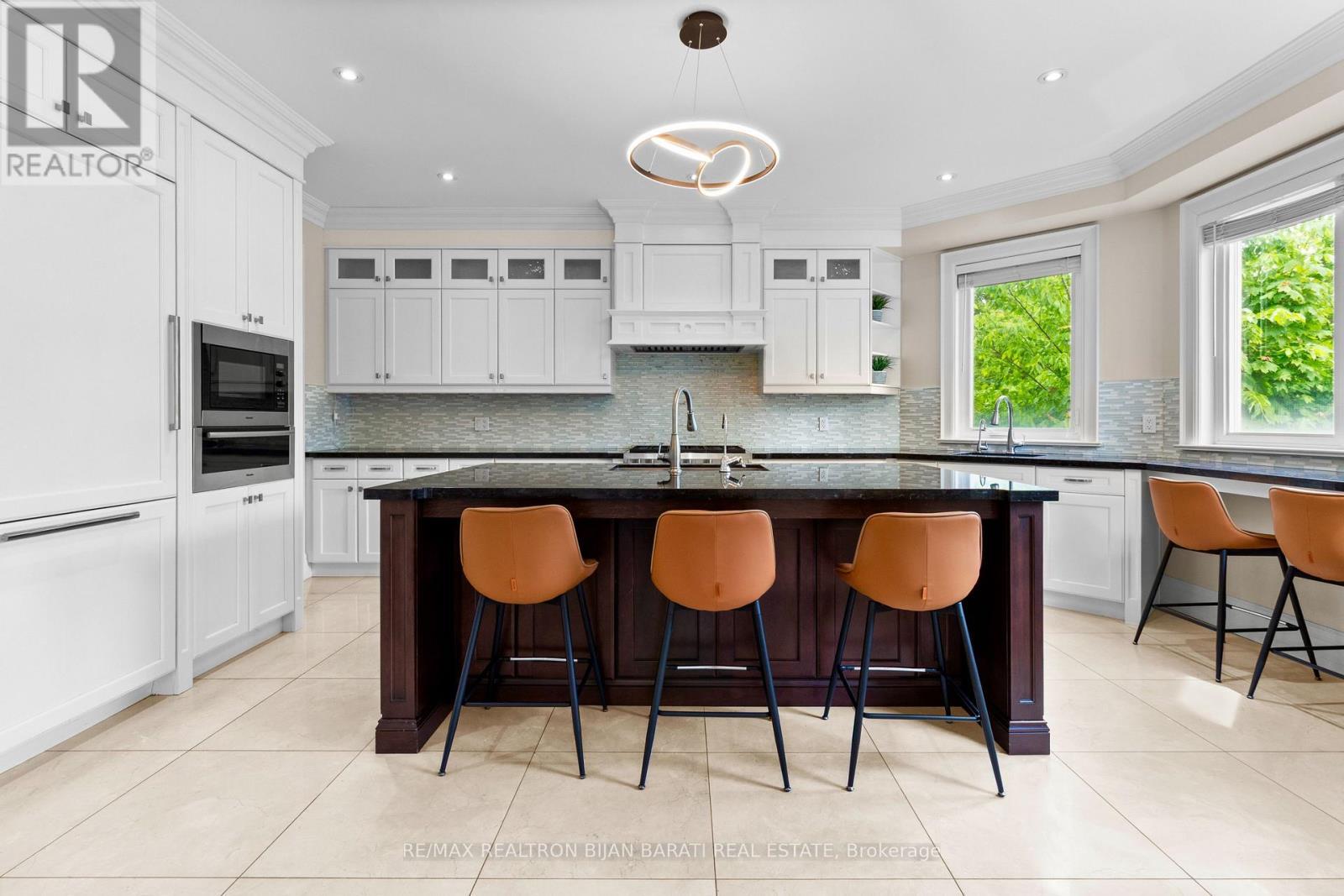 221 Elmwood Avenue, Toronto, ON - Indoor