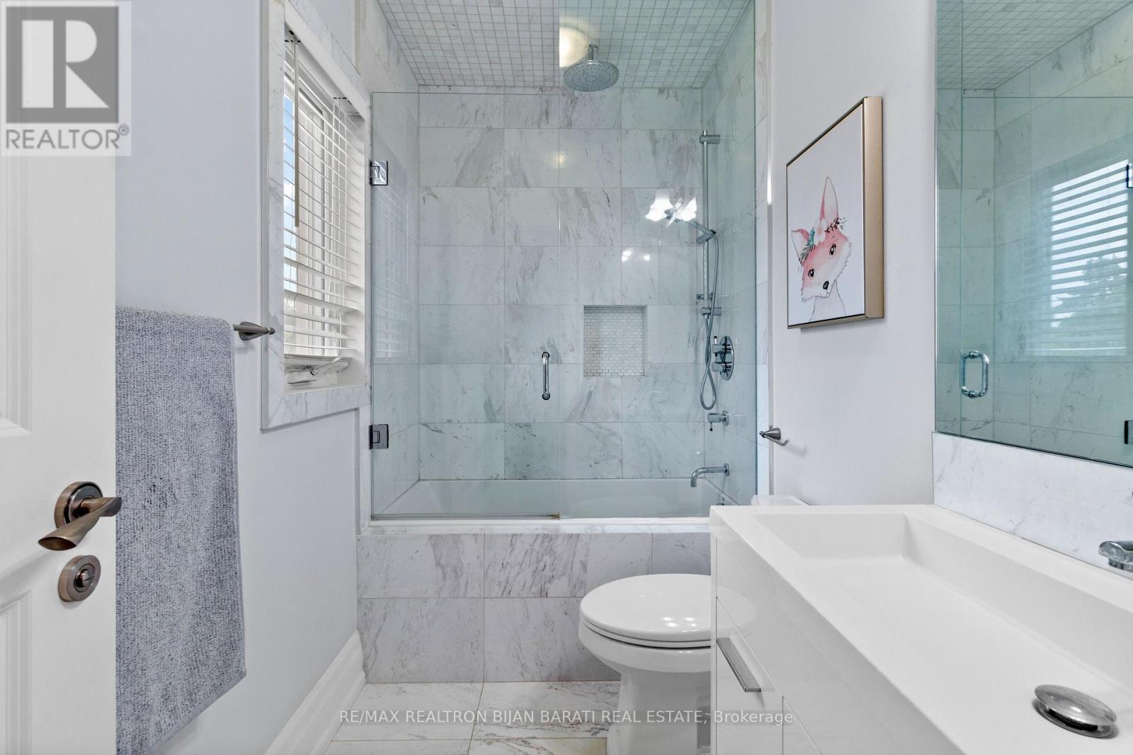221 Elmwood Avenue, Toronto, ON - Indoor Photo Showing Bathroom