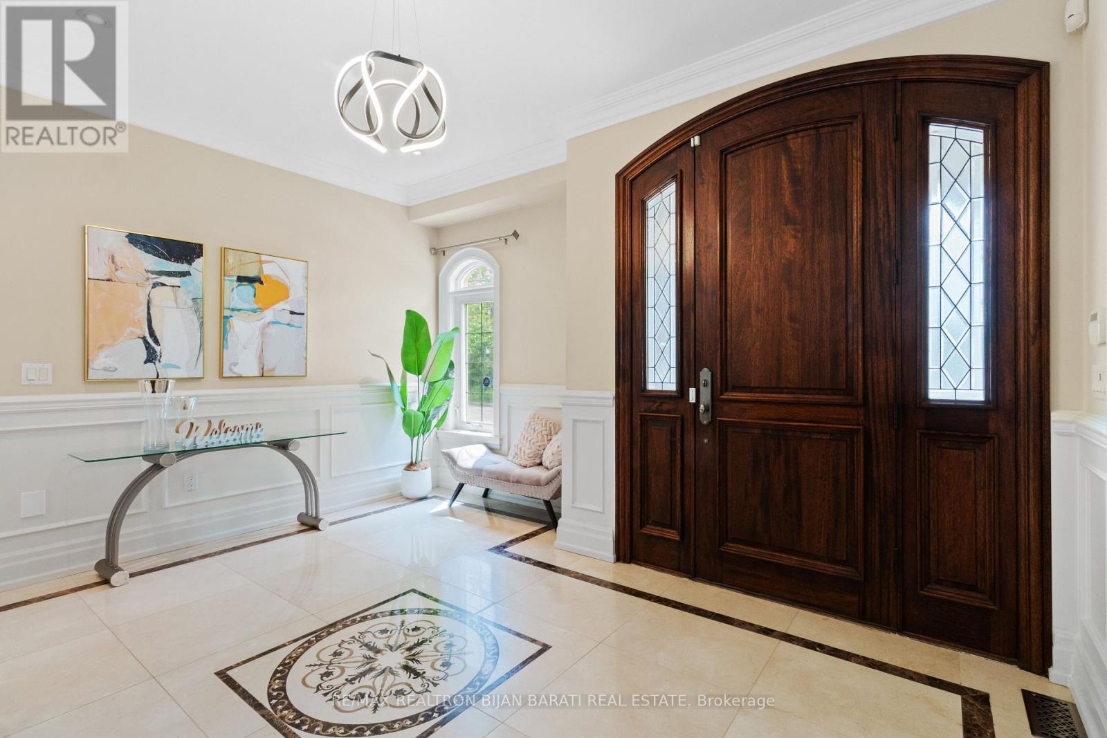 221 Elmwood Avenue, Toronto, ON - Indoor Photo Showing Other Room