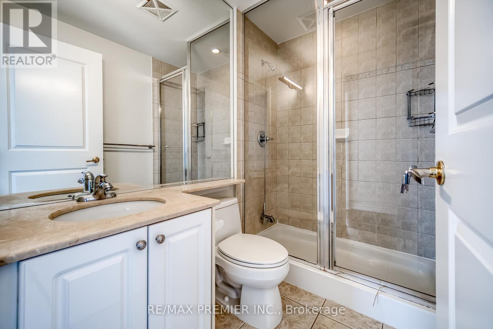 614 - 9225 Jane Street, Vaughan, ON - Indoor Photo Showing Bathroom