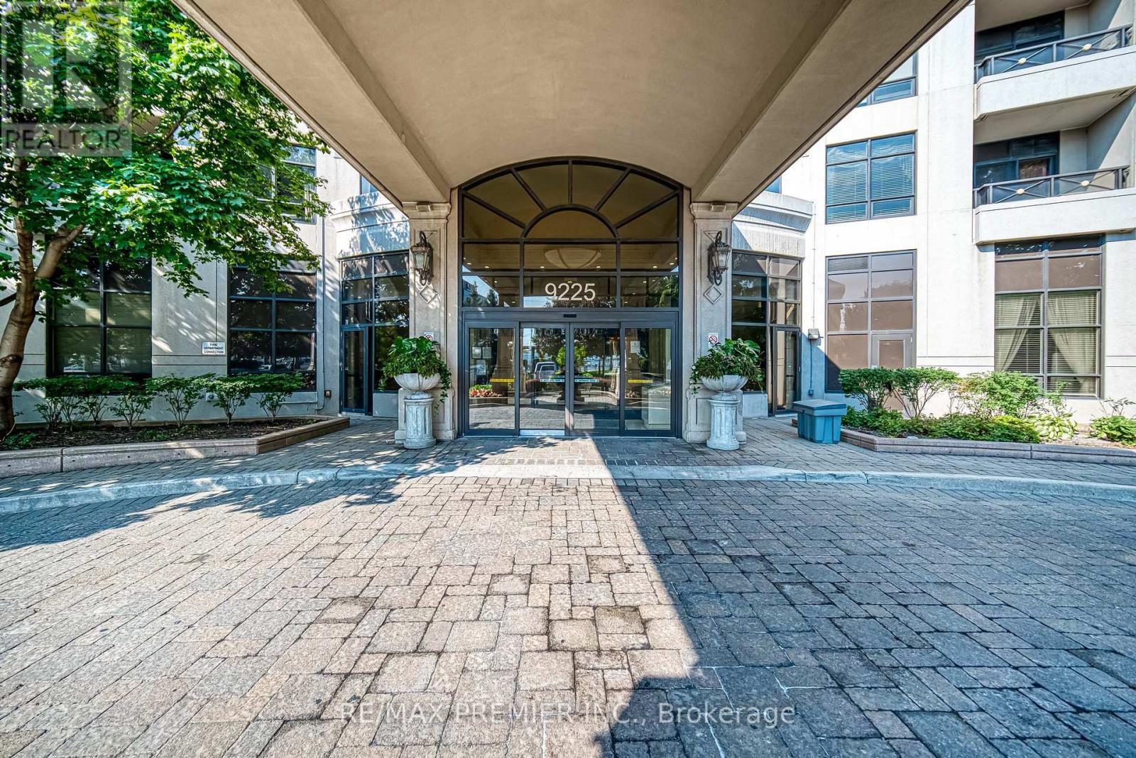 614 - 9225 Jane Street, Vaughan, ON - Outdoor With Balcony