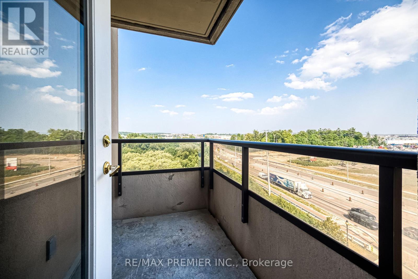 614 - 9225 Jane Street, Vaughan, ON - Outdoor With Balcony With View