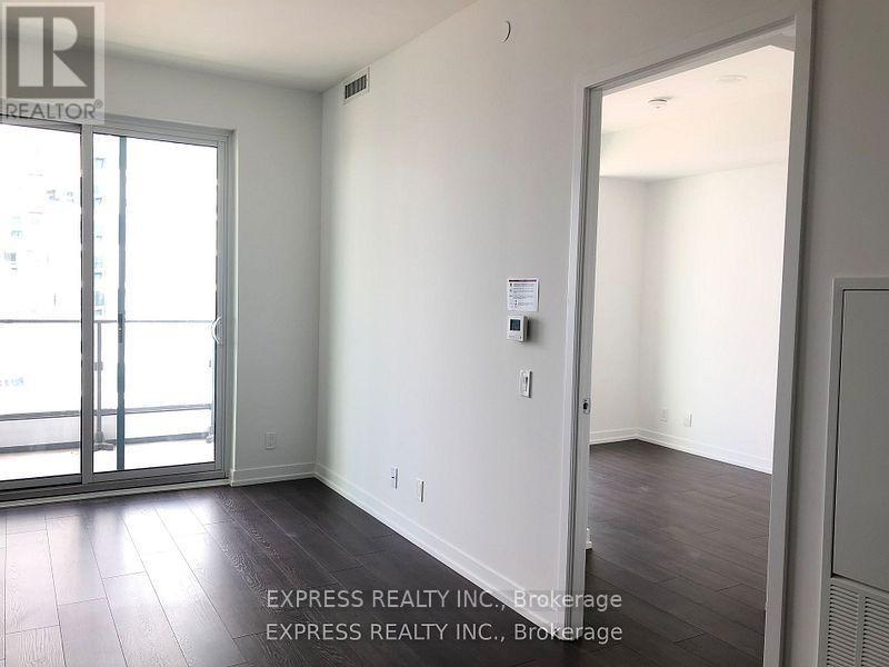 4911 - 950 Portage Parkway, Vaughan, ON - Indoor Photo Showing Other Room
