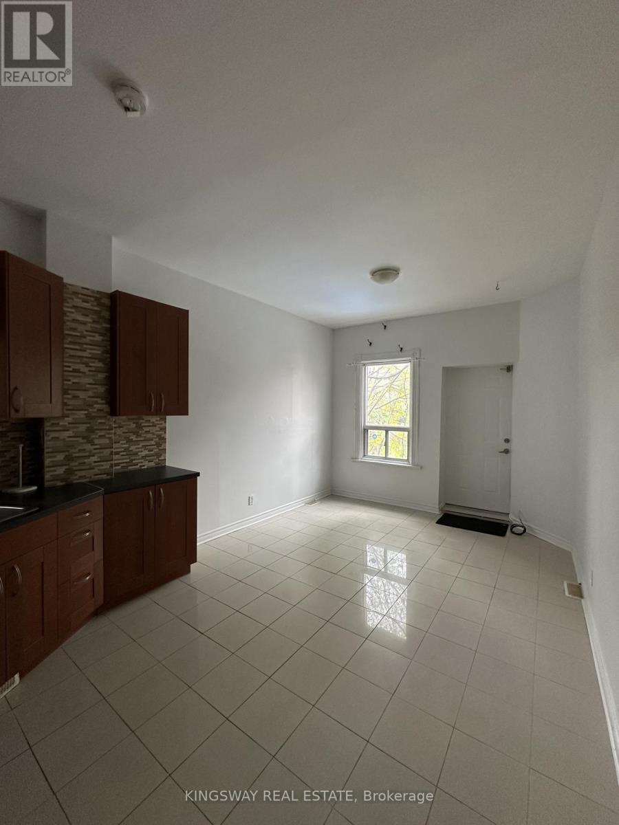 2B - 1504 Queen Street W, Toronto, ON - Indoor