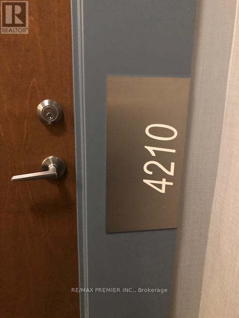 4210 - 2212 Lake Shore Boulevard W, Toronto, ON -