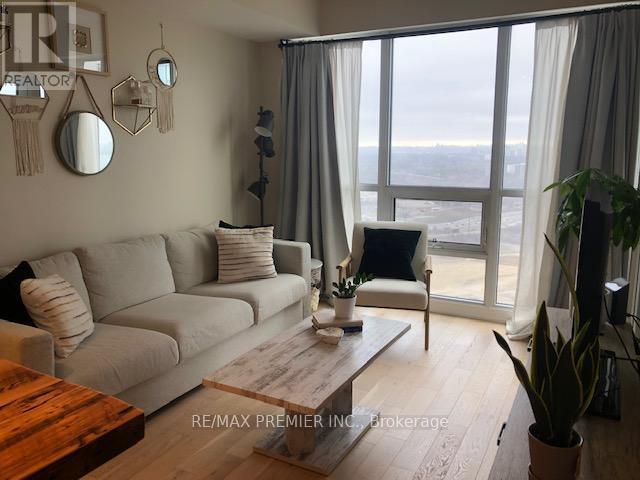 4210 - 2212 Lake Shore Boulevard W, Toronto, ON - Indoor Photo Showing Living Room