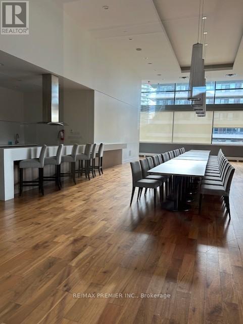 4210 - 2212 Lake Shore Boulevard W, Toronto, ON - Indoor
