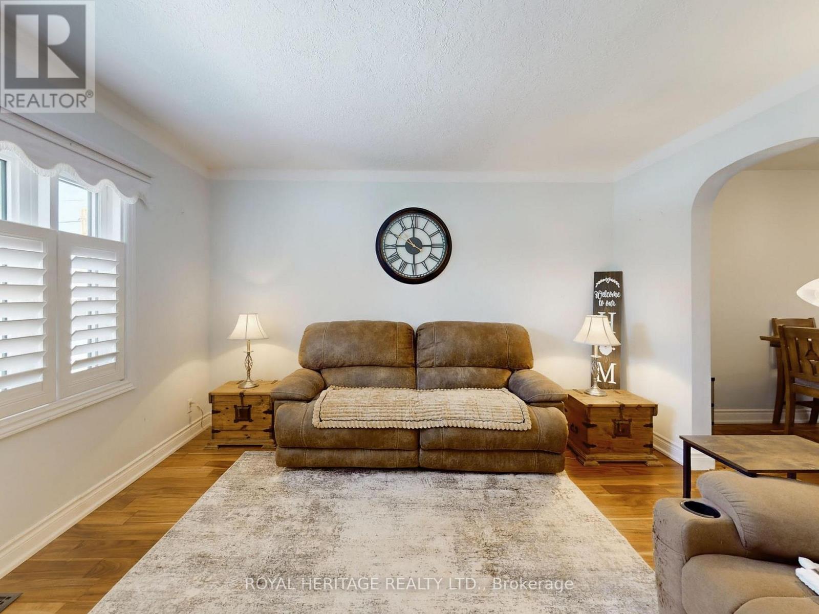 651 Somerville Avenue, Oshawa, ON - Indoor Photo Showing Living Room