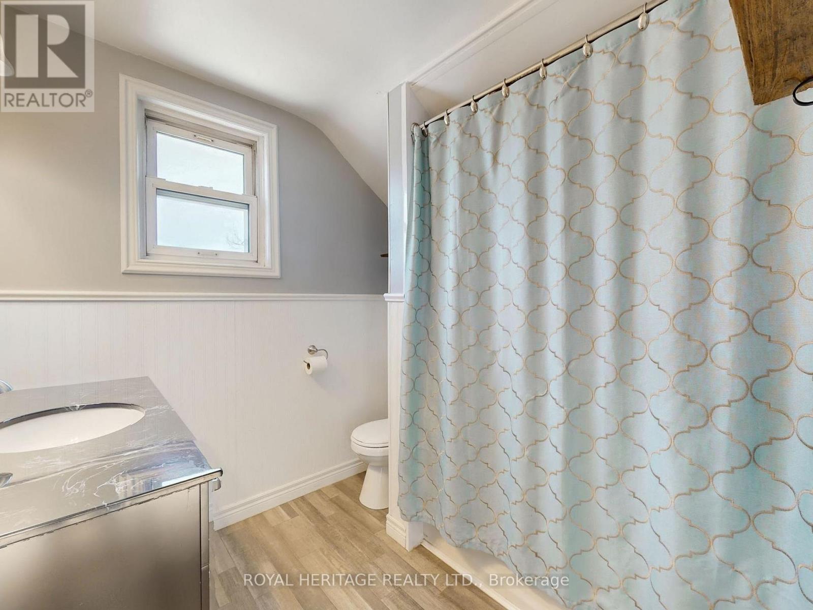 651 Somerville Avenue, Oshawa, ON - Indoor Photo Showing Bathroom