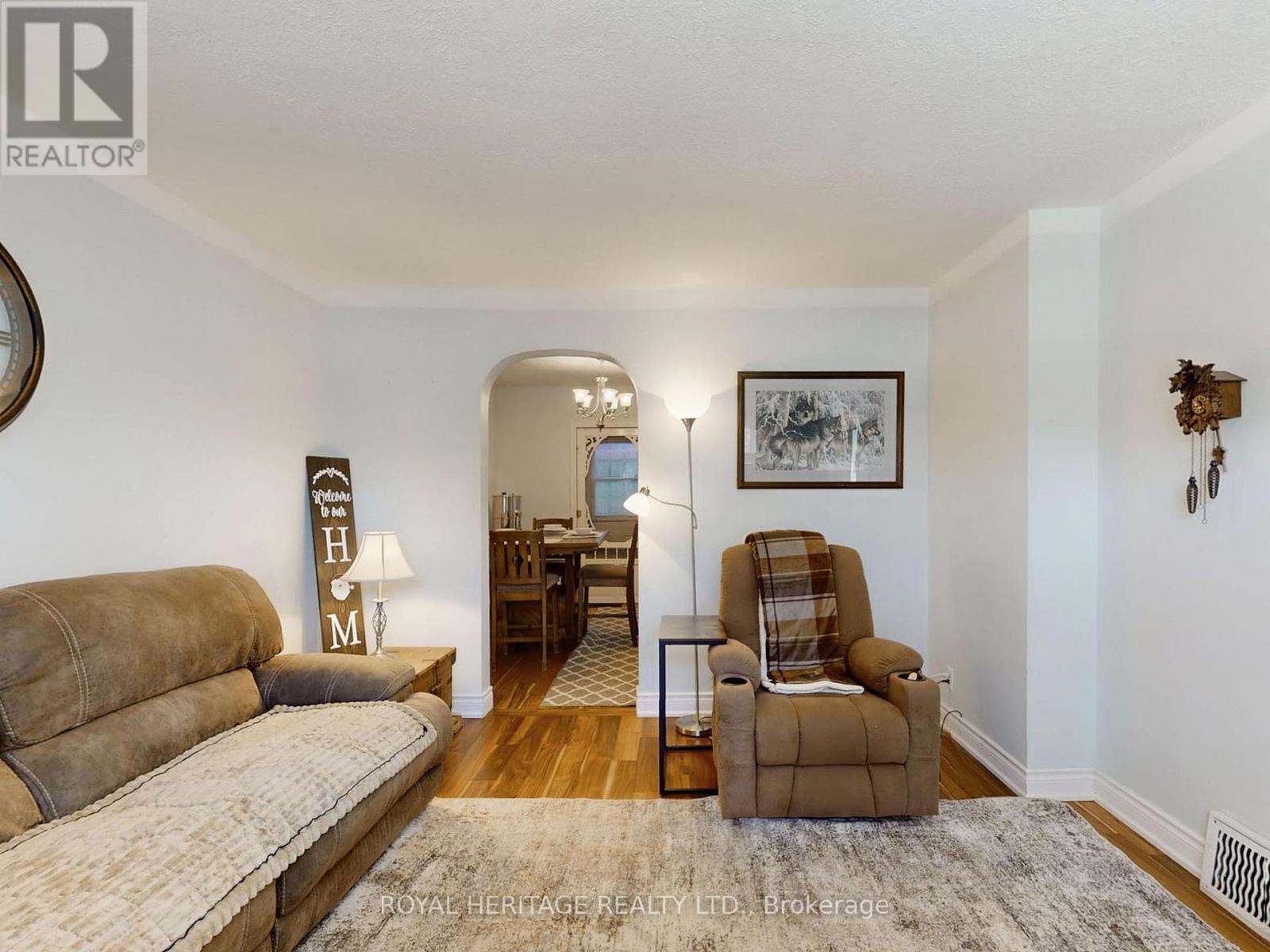 651 Somerville Avenue, Oshawa, ON - Indoor Photo Showing Living Room