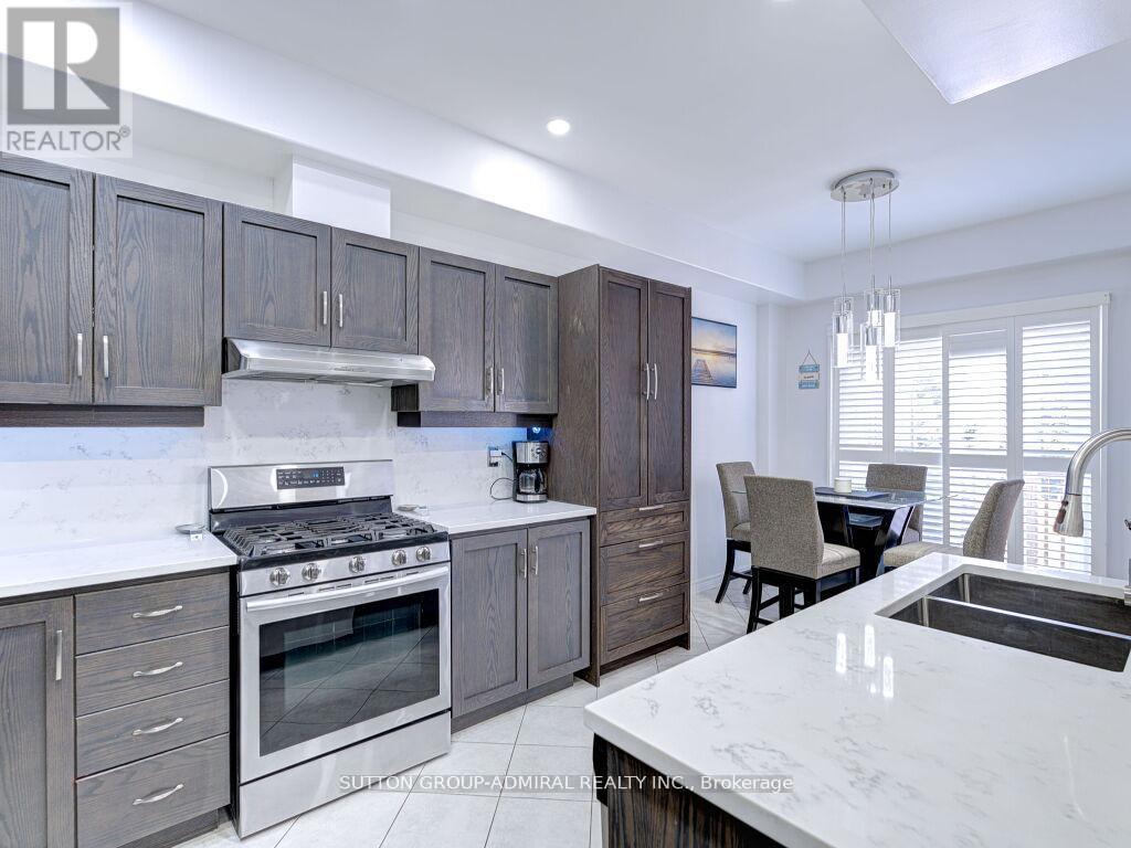 31 Palacebeach Trail, Hamilton, ON - Indoor Photo Showing Kitchen With Double Sink