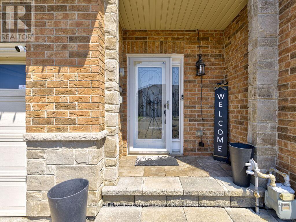 31 Palacebeach Trail, Hamilton, ON - Outdoor