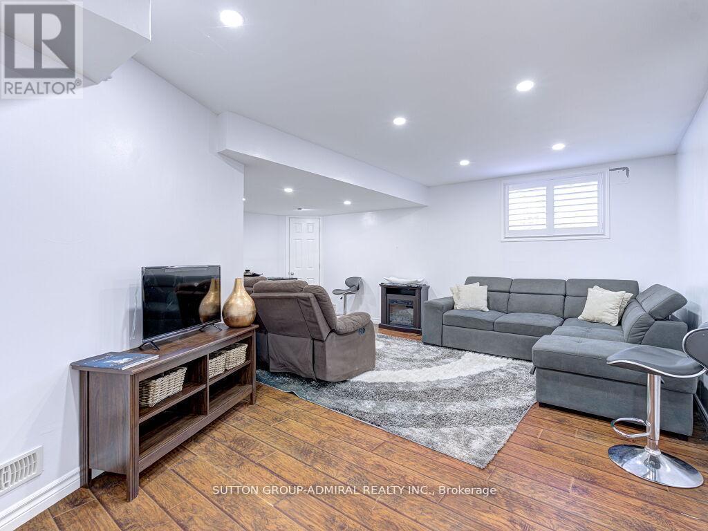 31 Palacebeach Trail, Hamilton, ON - Indoor