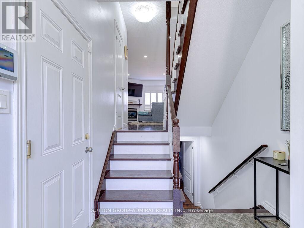 31 Palacebeach Trail, Hamilton, ON - Indoor Photo Showing Other Room