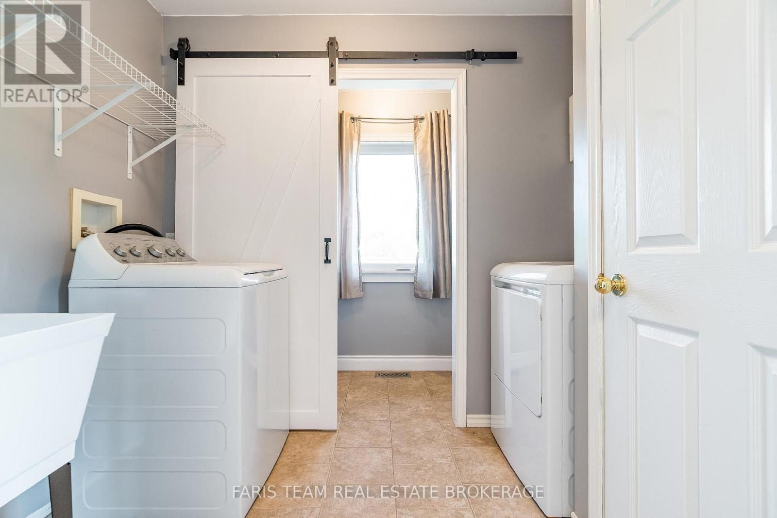 735519 West Back Line, West Grey, ON - Indoor Photo Showing Laundry Room
