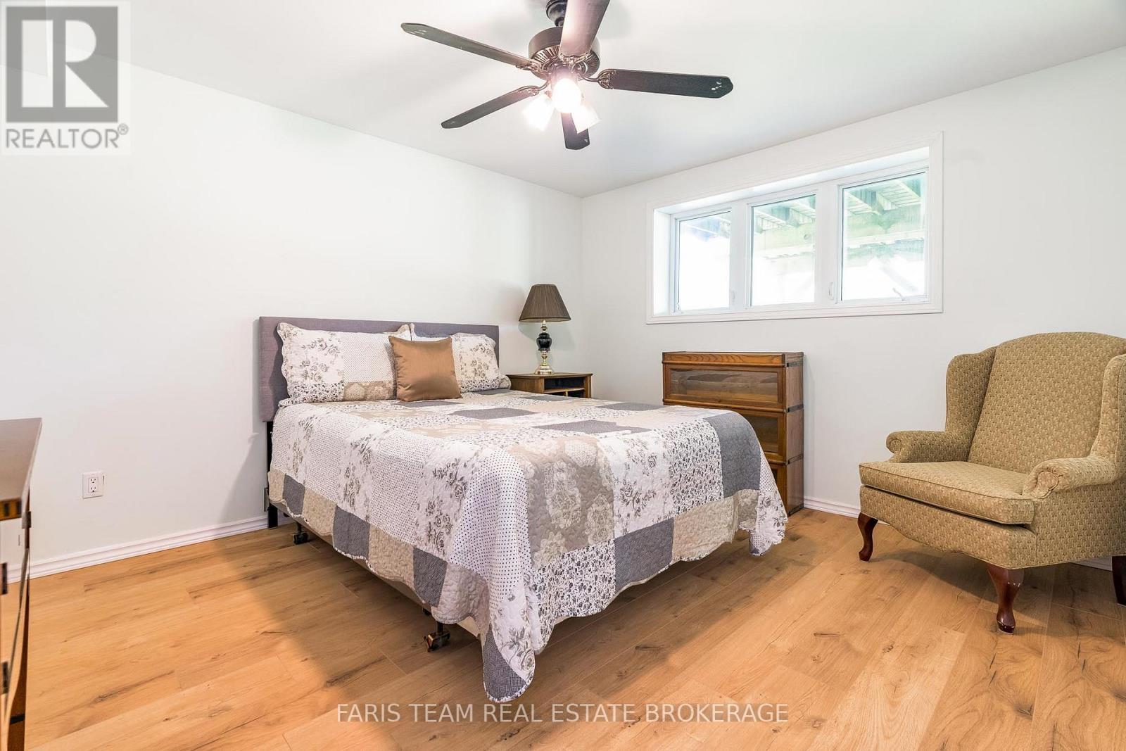735519 West Back Line, West Grey, ON - Indoor Photo Showing Bedroom