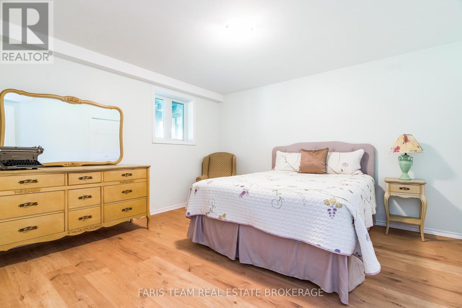 735519 West Back Line, West Grey, ON - Indoor Photo Showing Bedroom