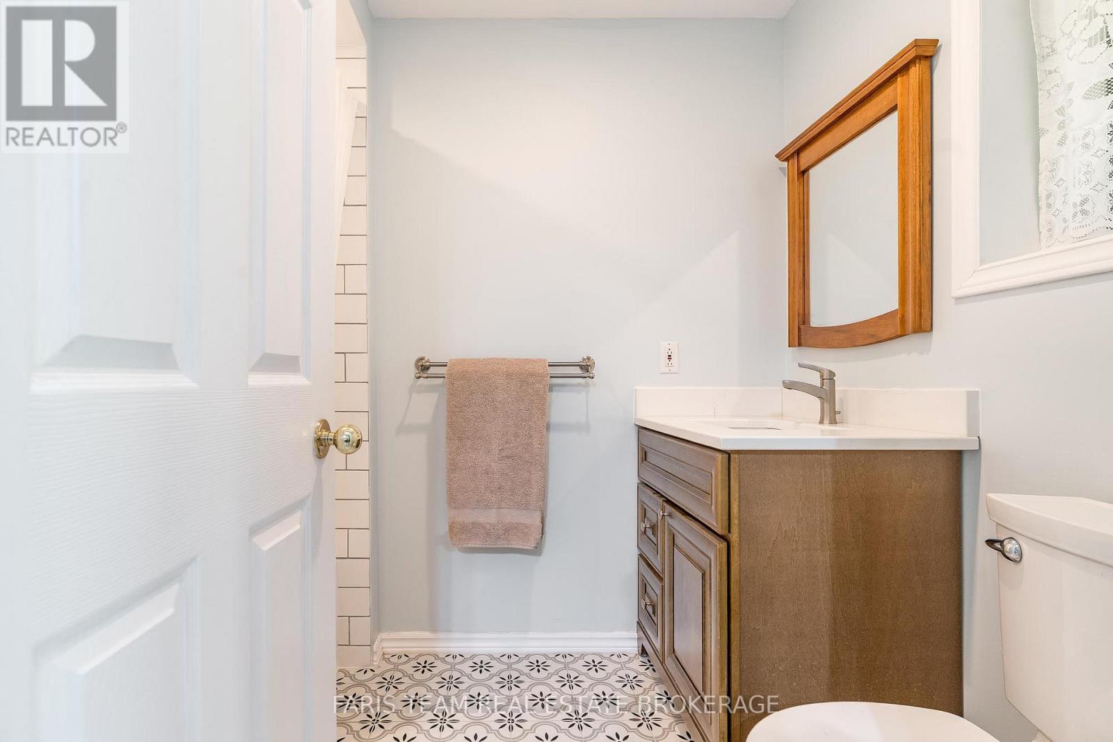 735519 West Back Line, West Grey, ON - Indoor Photo Showing Bathroom