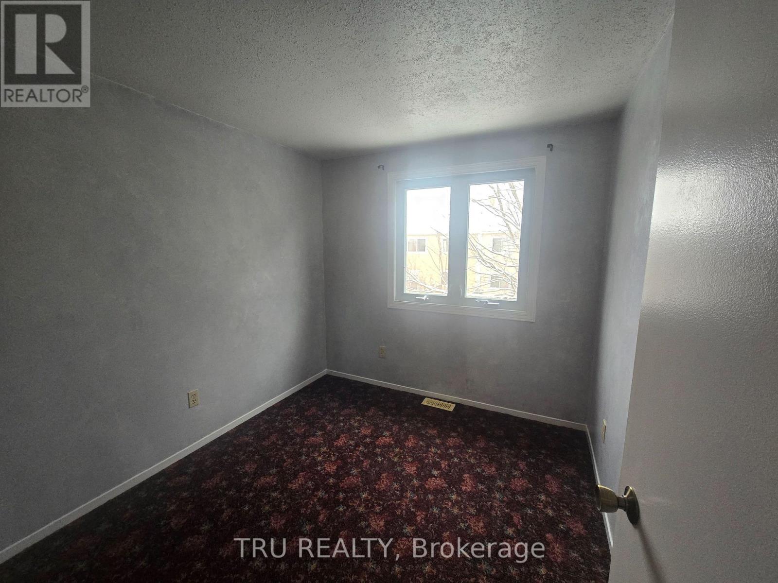 538 Seyton Drive, Ottawa, ON - Indoor Photo Showing Other Room