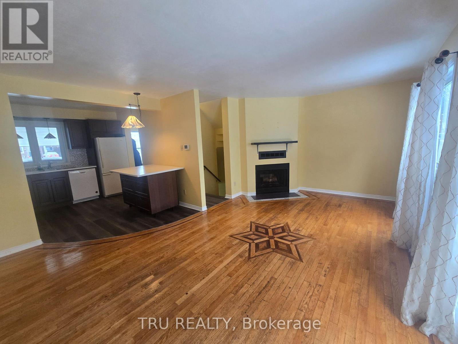 538 Seyton Drive, Ottawa, ON - Indoor With Fireplace