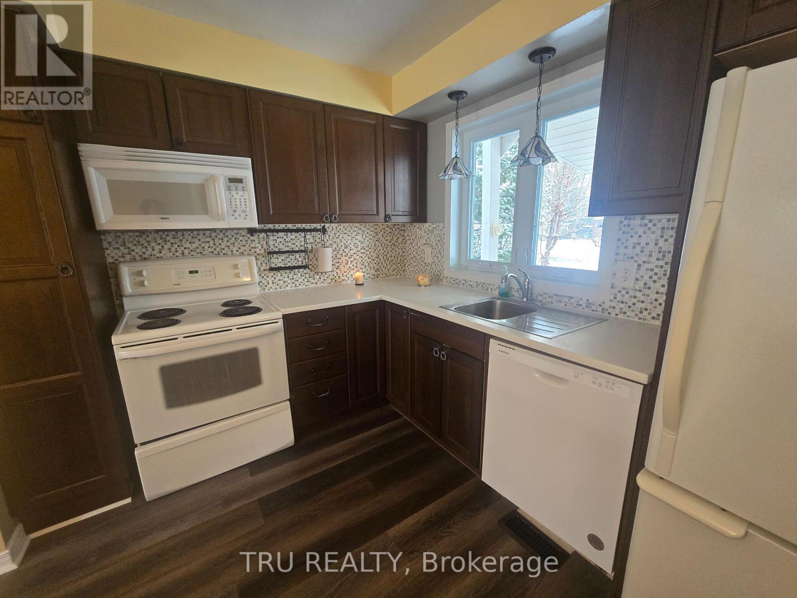 538 Seyton Drive, Ottawa, ON - Indoor Photo Showing Kitchen