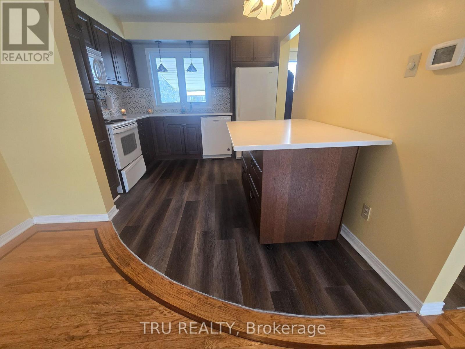 538 Seyton Drive, Ottawa, ON - Indoor Photo Showing Kitchen