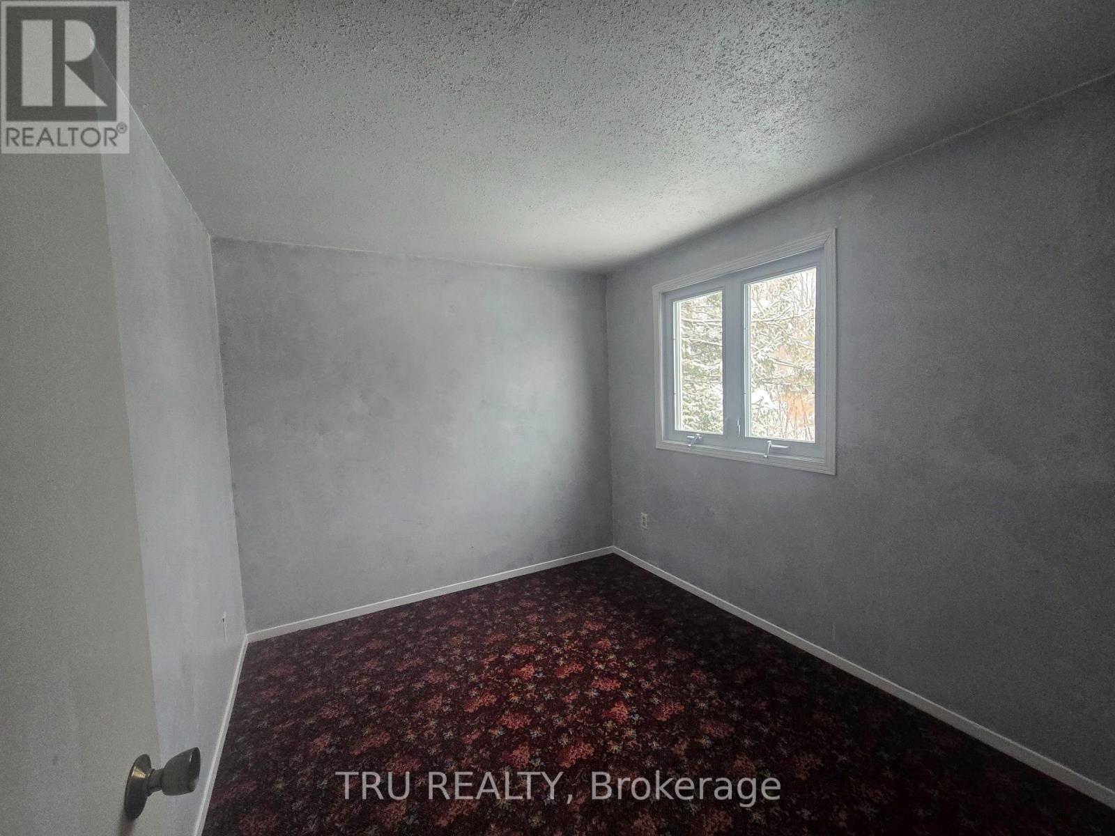 538 Seyton Drive, Ottawa, ON - Indoor Photo Showing Other Room