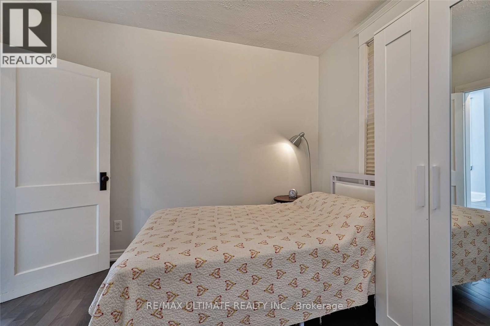 49 Fourth Street, Toronto, ON - Indoor Photo Showing Bedroom