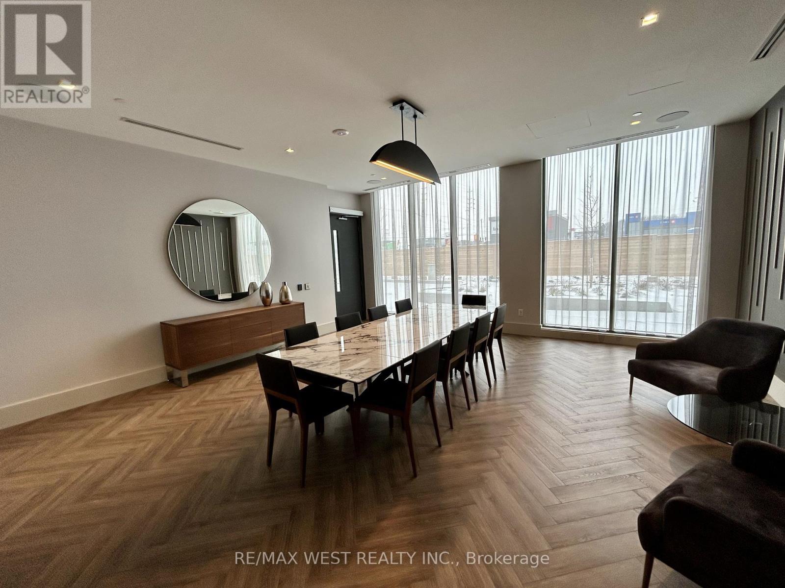 1831 - 2545 Simcoe Street N, Oshawa, ON - Indoor