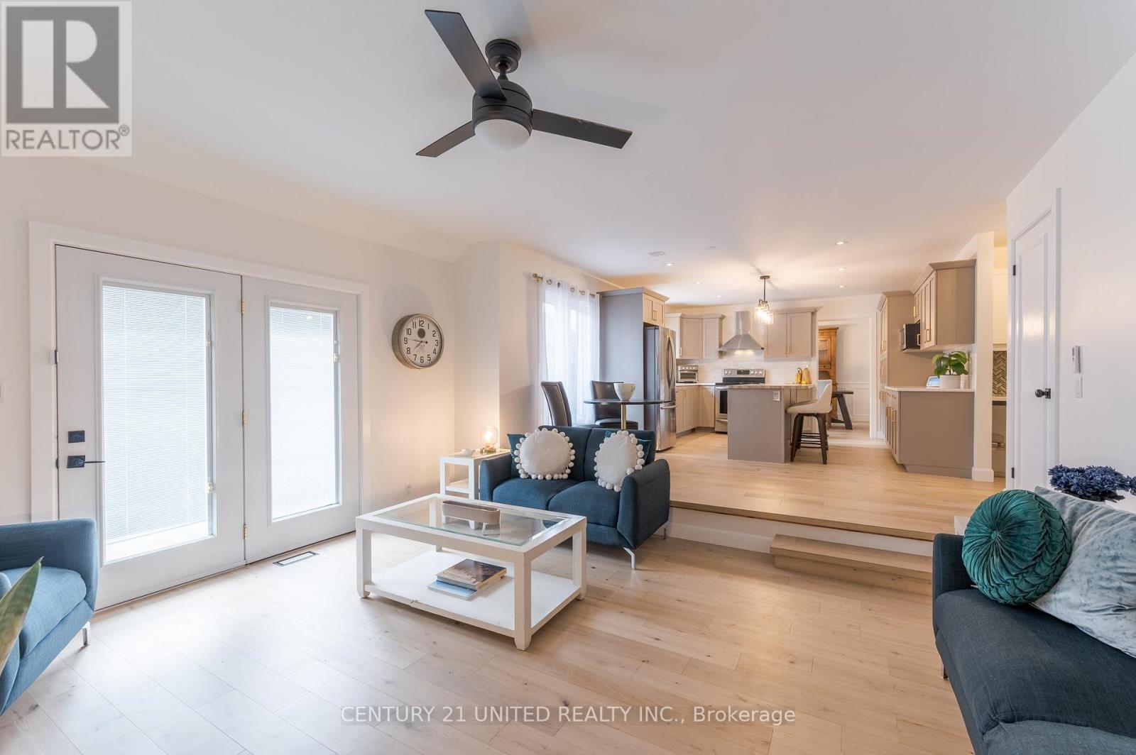 193 Kenedon Drive, Kawartha Lakes (Emily), ON - Indoor Photo Showing Living Room