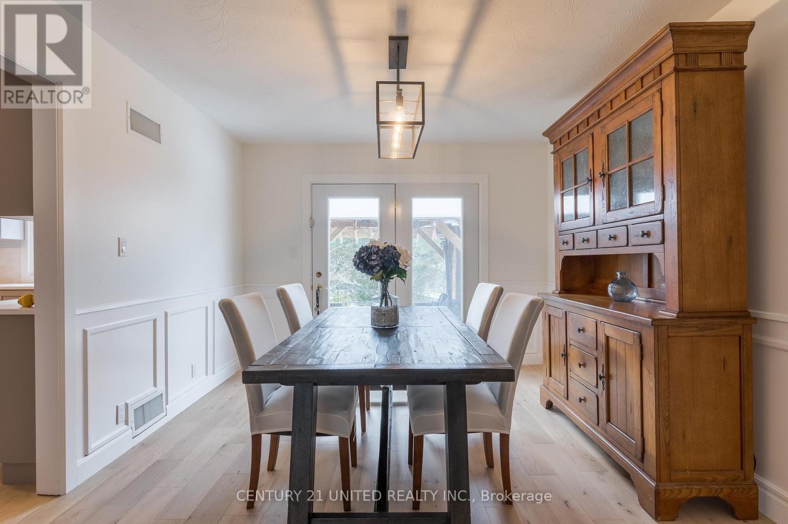 193 Kenedon Drive, Kawartha Lakes (Emily), ON - Indoor Photo Showing Dining Room