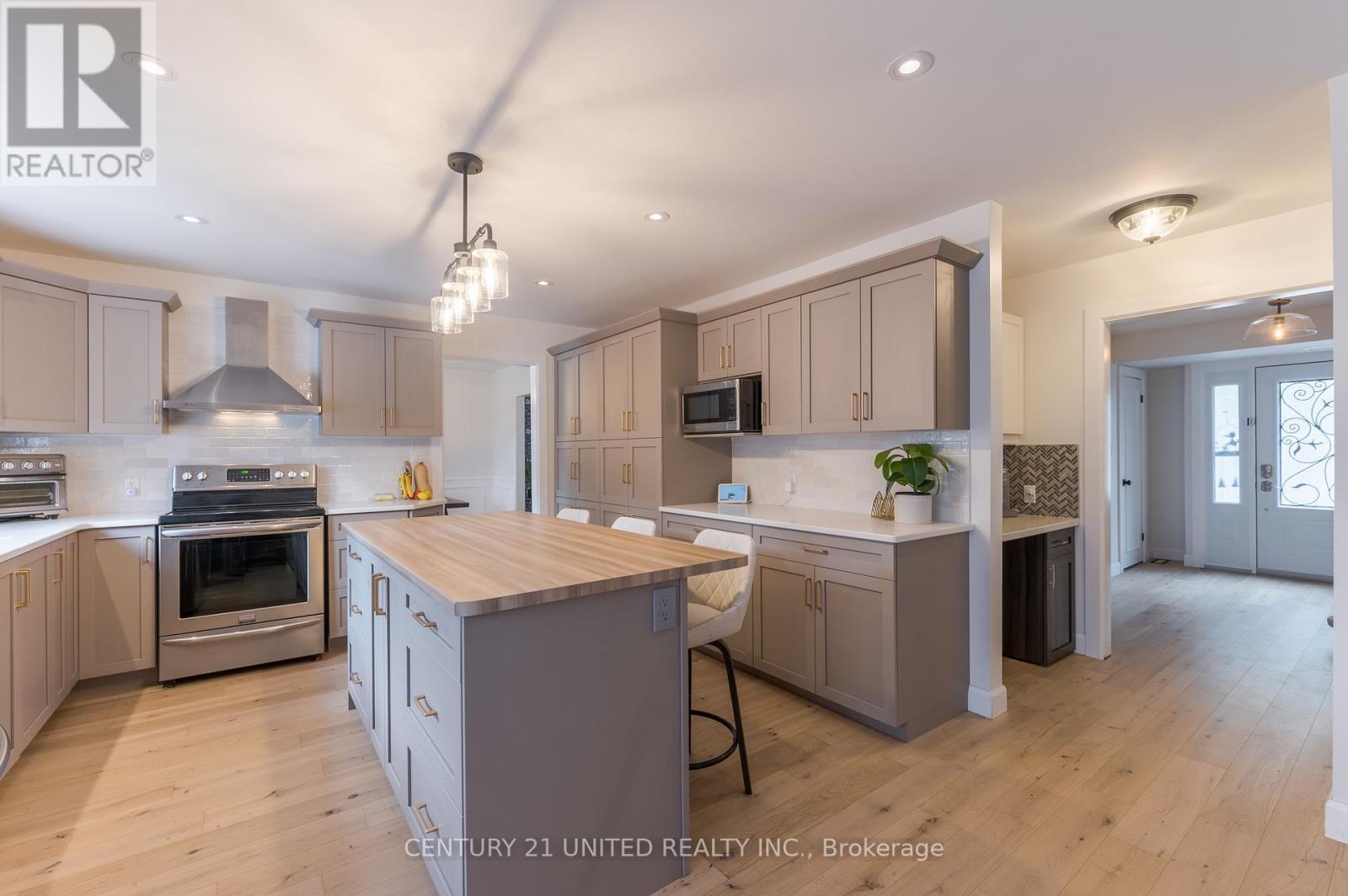 193 Kenedon Drive, Kawartha Lakes (Emily), ON - Indoor Photo Showing Kitchen With Upgraded Kitchen