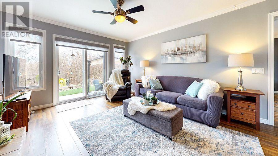 15 Ainsworth Drive, Ramara, ON - Indoor Photo Showing Living Room