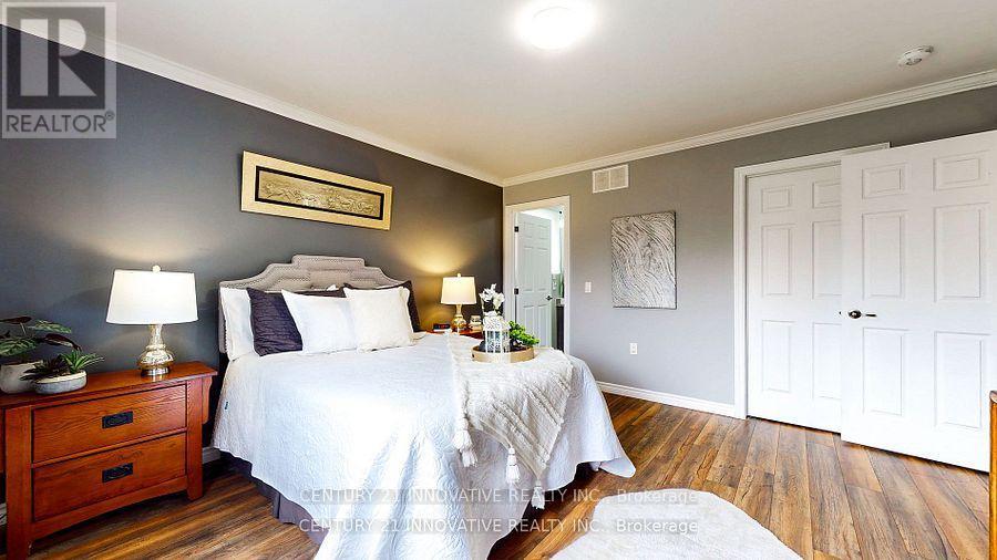 15 Ainsworth Drive, Ramara, ON - Indoor Photo Showing Bedroom