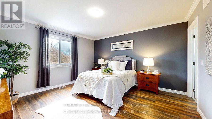 15 Ainsworth Drive, Ramara, ON - Indoor Photo Showing Bedroom